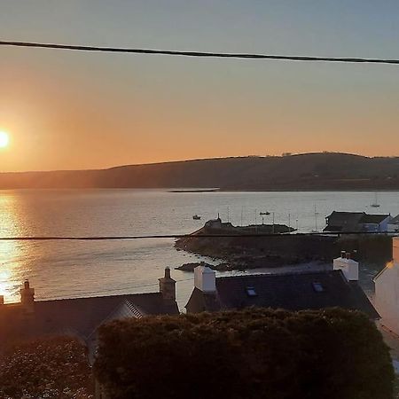 Arvonia Sleeps 7, Sea Views, Dog Friendly Villa New Quay  Luaran gambar