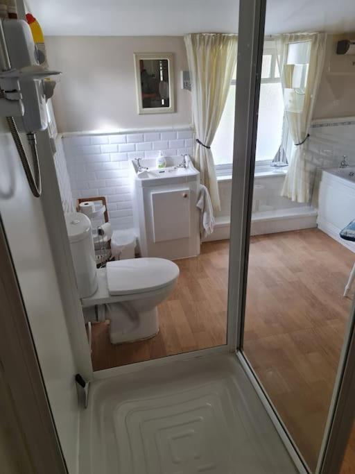 Arvonia Sleeps 7, Sea Views, Dog Friendly Villa New Quay  Luaran gambar