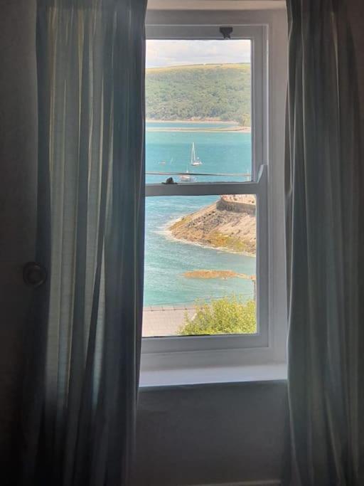 Arvonia Sleeps 7, Sea Views, Dog Friendly Villa New Quay  Luaran gambar