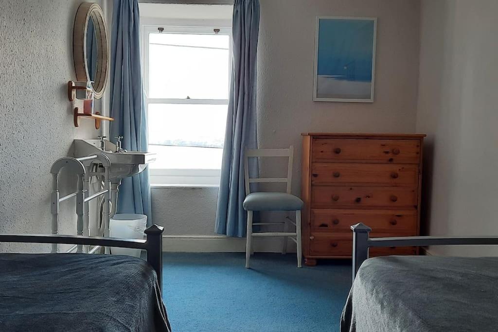 Arvonia Sleeps 7, Sea Views, Dog Friendly Villa New Quay  Luaran gambar
