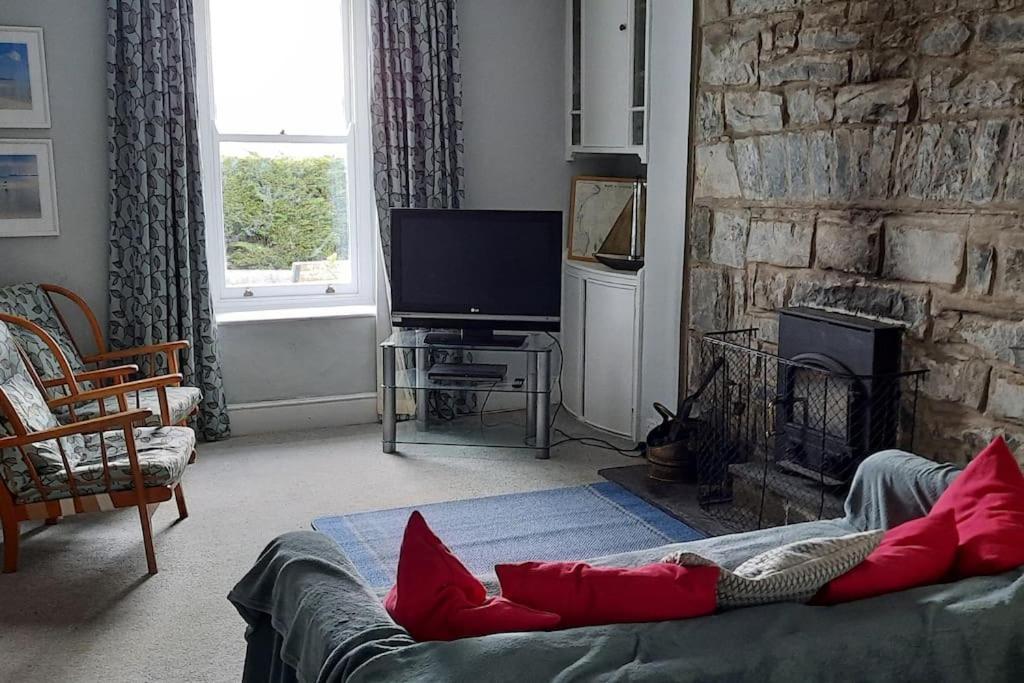 Arvonia Sleeps 7, Sea Views, Dog Friendly Villa New Quay  Luaran gambar