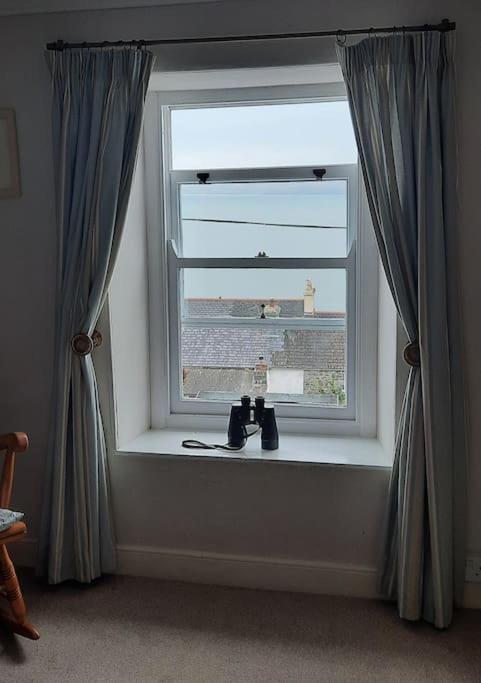 Arvonia Sleeps 7, Sea Views, Dog Friendly Villa New Quay  Luaran gambar
